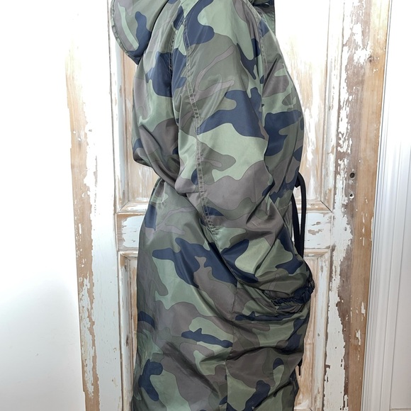 Camo wind breaker size 16-18 (Large) - Picture 1 of 11